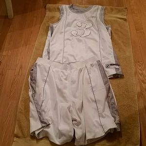 IVERSON JERSEY AND SHORTS